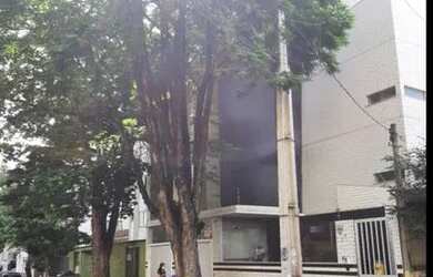 Imagem: A kitnet possui 1 Dormitório, 1 Banheiro, 1 Vaga na garagem