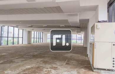 Imagem: O depósito possui 5 Vagas na garagem e 370m² de Área e está