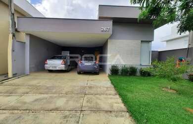 Imagem: A casa em condomínio possui 3 Dormitórios, 2 Banheiros, 2