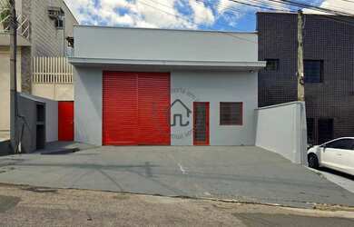 Imagem: O depósito possui 3 Vagas na garagem, 152m² de Área e está