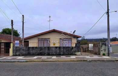 Imagem: A casa possui 5 Dormitórios, 1 Banheiro, 2 Vagas na garagem