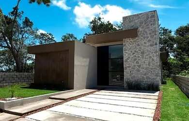 Imagem: A casa em condomínio possui 3 Dormitórios, 4 Banheiros, 1