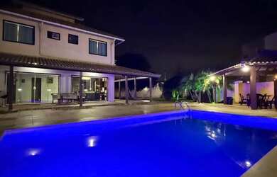 Imagem: A casa possui 5 Dormitórios, 5 Banheiros, 3 Vagas na garagem