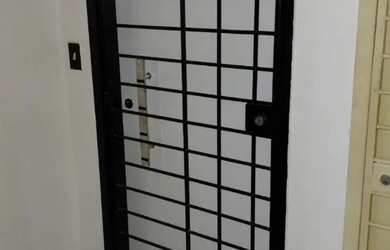 Imagem: O apartamento possui 1 Dormitório, 1 Banheiro, 1 Vaga na garagem