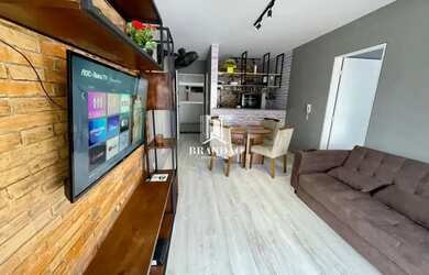 Imagem: O apartamento possui 1 Dormitório, 1 Banheiro, 1 Vaga na garagem