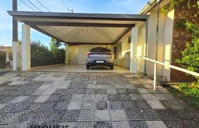 Imagem: A casa em condomínio possui 3 Dormitórios, 3 Banheiros, 2