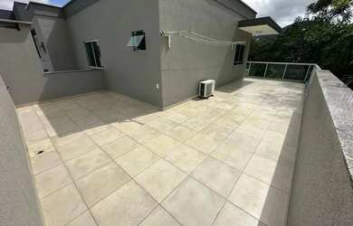 Imagem: A casa possui 4 Dormitórios, 4 Banheiros, 2 Vagas na garagem