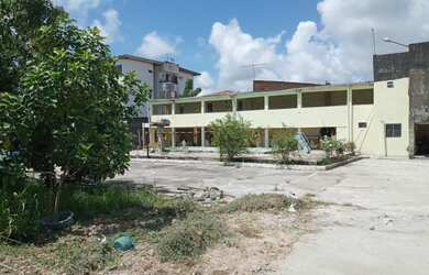 Imagem: A casa possui 5 Dormitórios, 4 Banheiros, 5 Vagas na garagem