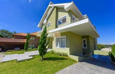 Imagem: A casa em condomínio possui 5 Dormitórios, 4 Banheiros, 4