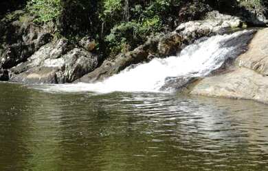 Imagem: A chácara possui 120m² de Área, Piscina e está localizado