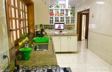 Imagem: A casa em condomínio possui 3 Dormitórios, 5 Banheiros, 4