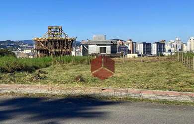 Imagem: O terreno possui 492m² de Área e está localizado em Pedra