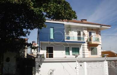 Imagem: A casa possui 3 Dormitórios, 4 Banheiros, 4 Vagas na garagem