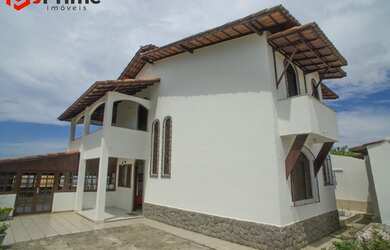 Imagem: A casa possui 5 Dormitórios, 3 Banheiros, 1 Vaga na garagem