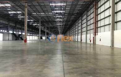 Imagem: O depósito possui 4 Vagas na garagem, 3780m² de Área e está