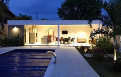 Imagem: A casa em condomínio possui 3 Dormitórios, 3 Banheiros, 5