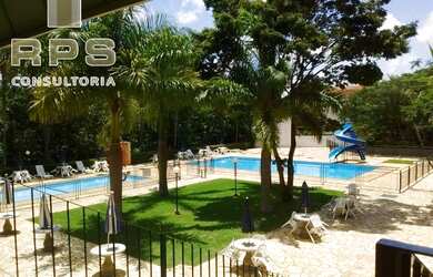 Imagem: A casa em condomínio possui 5 Dormitórios, 3 Banheiros, 3