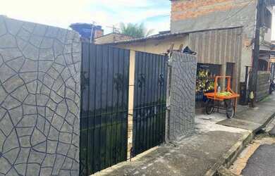 Imagem: A casa possui 2 Dormitórios, 1 Banheiro, 5 Vagas na garagem