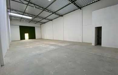 Imagem: O depósito possui 200m² de Área, Imóvel novo e está localizado