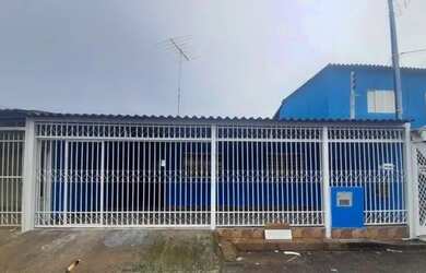 Imagem: A casa possui 2 Dormitórios, 2 Banheiros, 4 Vagas na garagem