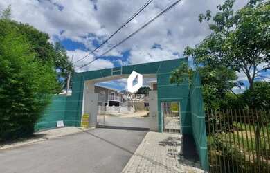 Imagem: A casa possui 4 Dormitórios, 2 Banheiros, 1 Vaga na garagem