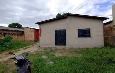 Imagem: A casa possui 2 Dormitórios, 2 Banheiros, 5 Vagas na garagem
