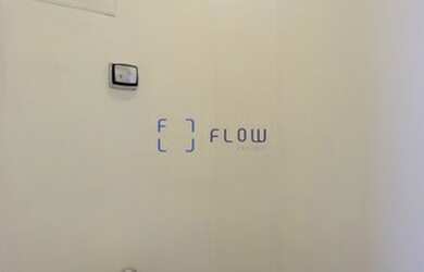 Imagem 7: Apartamento com 2 quartos (sem suíte), 2 banheiros, 1 vaga de garagem e elevador