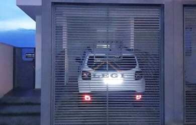 Imagem: A casa possui 2 Dormitórios, 1 Banheiro, 1 Vaga na garagem