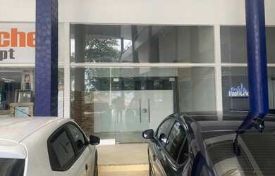 Imagem: O depósito possui 5 Vagas na garagem e 80m² de Área e está