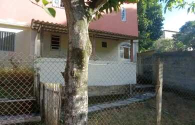 Imagem: A casa possui 2 Dormitórios, 1 Banheiro e está localizado