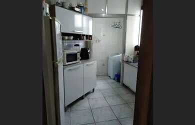 Imagem: O apartamento possui 3 Dormitórios, 1 Banheiro, 1 Vaga na garagem