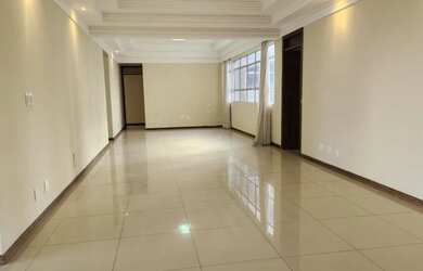 Imagem: O apartamento possui 4 Dormitórios, 5 Banheiros, 2 Vagas na