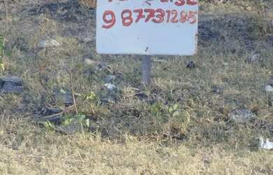 Imagem: O terreno possui 229m² de Área e está localizado em Felipe