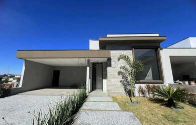 Imagem: A casa em condomínio possui 3 Dormitórios, 1 Banheiro, 4 Vagas