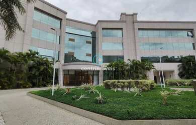 Imagem: O depósito possui 1 Vaga na garagem, 32m² de Área e está