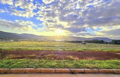 Imagem: O terreno possui 575m² de Área e está localizado em Alphaville