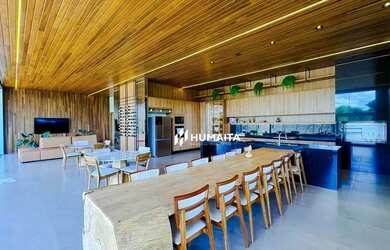 Imagem: A casa em condomínio possui 4 Dormitórios, 5 Banheiros, 4