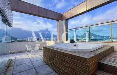 Imagem: O apartamento na cobertura possui 3 Dormitórios, 5 Banheiros