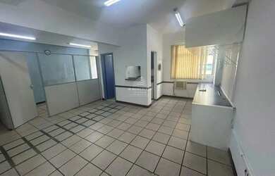 Imagem: O depósito possui 50m² de Área e está localizado em Centro