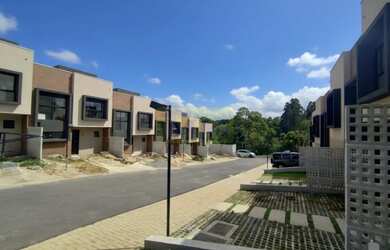 Imagem 5: Sobrado em Condomínio Alto Padrão com 3 Dormitórios em Santa Felicidade Viva