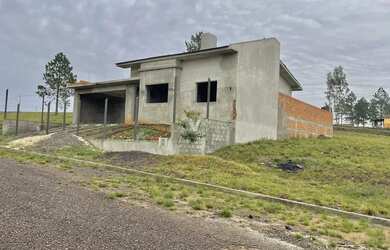 Imagem 2: Casa em Obras de 3 dormitórios em Loteamento, localizado no bairro Tomazetti!