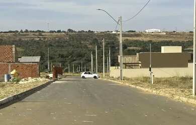 Imagem: O terreno possui 200m² de Área e está localizado em Centro