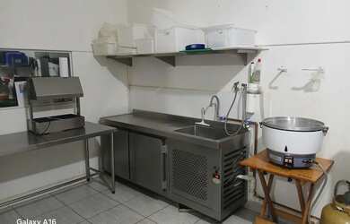 Imagem: O depósito possui 2 Vagas na garagem e 150m² de Área e está