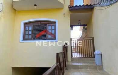 Imagem: A casa possui 3 Dormitórios, 4 Banheiros, 5 Vagas na garagem