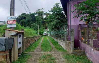 Imagem: A casa possui 1 Dormitório, 1 Banheiro e 35m² de Área e está