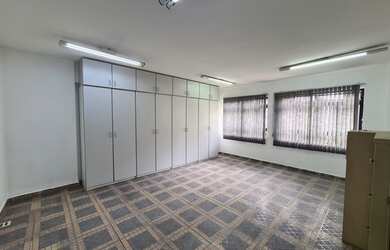 Imagem: O depósito possui 46m² de Área e está localizado em Centro