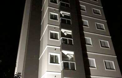 Imagem: O apartamento possui 2 Dormitórios, 1 Banheiro, 2 Vagas na