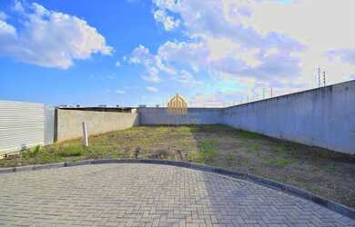 Imagem: O terreno possui 221m² de Área e está localizado em Ipê