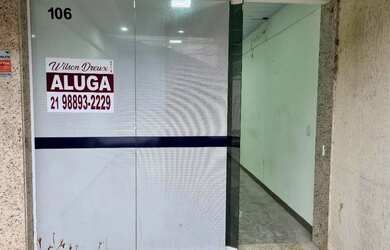 Imagem: O depósito possui 1 Vaga na garagem, 32m² de Área e está