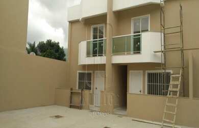 Imagem: A casa possui 2 Dormitórios, 2 Banheiros, 1 Vaga na garagem